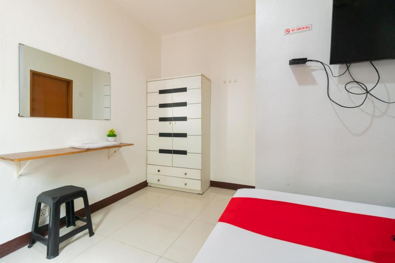 Reddoorz @ Tondano Benhill Gasthuis 2*