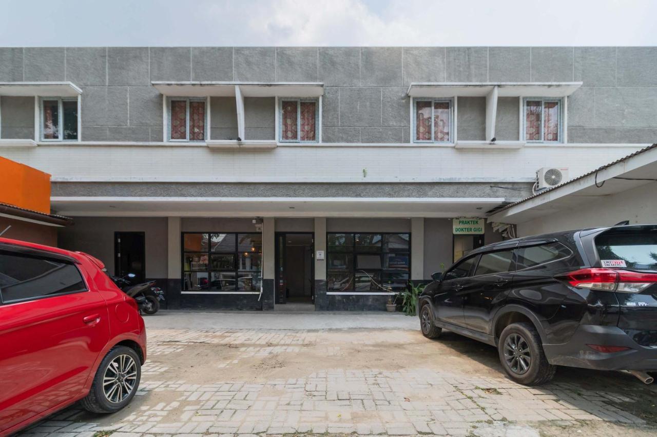 Reddoorz @ Tondano Benhill Wisma tamu